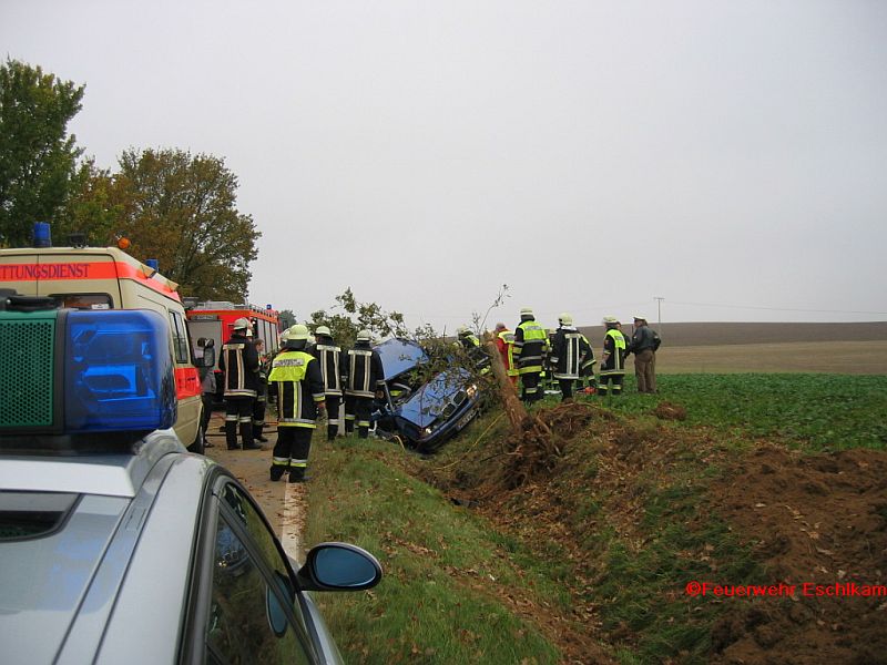 VU Arnschwang - Fahrzeug kommt von der Fahrbahn ab
